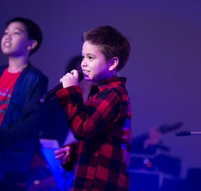Kris, 8 years old, singing "Just the way you are" 
 G Vocal Student concert.